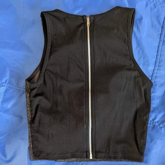 Faux snakeskin silver crop top with mesh zippered back - UO - XS - Picture 2 of 2
